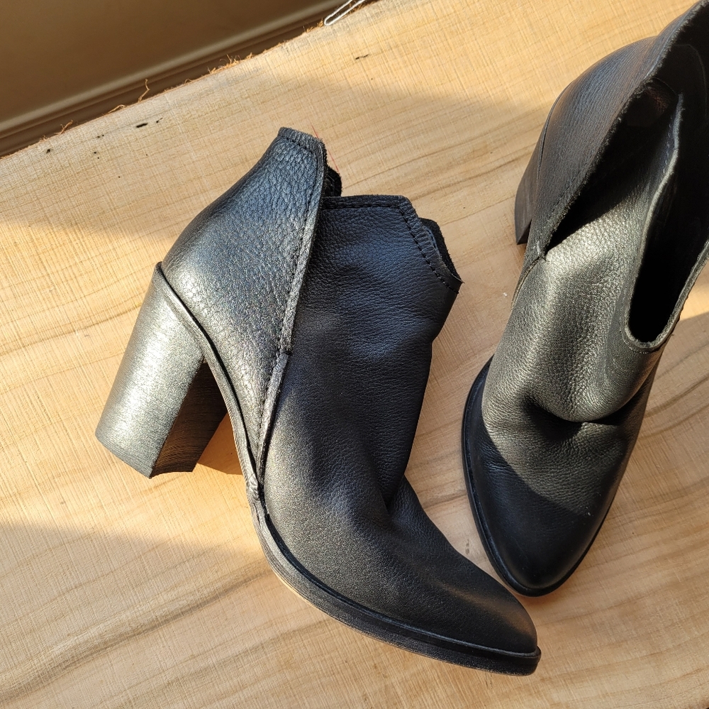 Dolce Vita 100% soft leather boots.